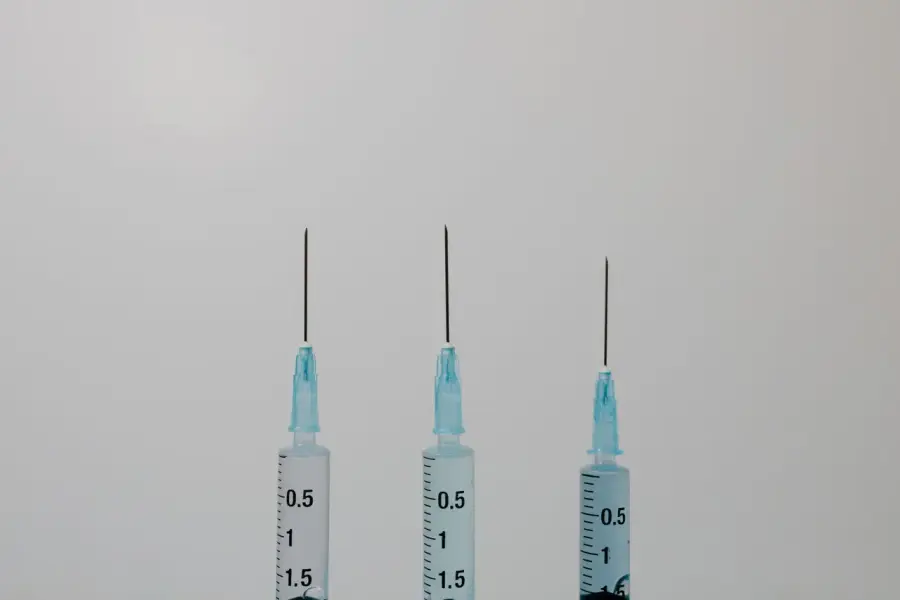 GLP-1 受體促效劑三大作用機制：促進胰島素分泌、抑制食慾、延遲胃排空