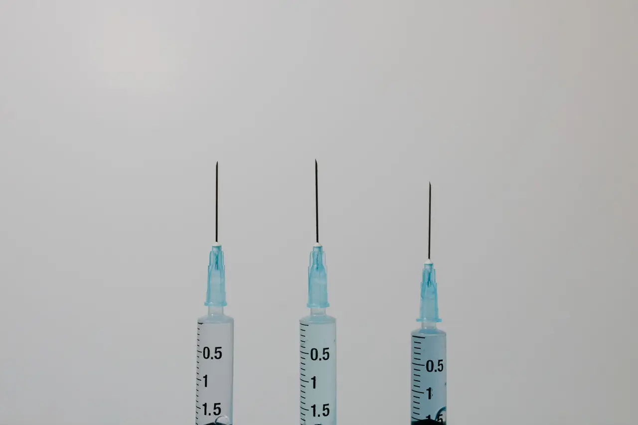 GLP-1 受體促效劑三大作用機制：促進胰島素分泌、抑制食慾、延遲胃排空