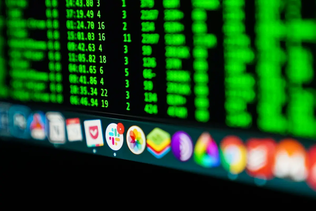 示意圖：SaaS 第三方整合鏈被攻破，企業資料從串接的縫隙外流