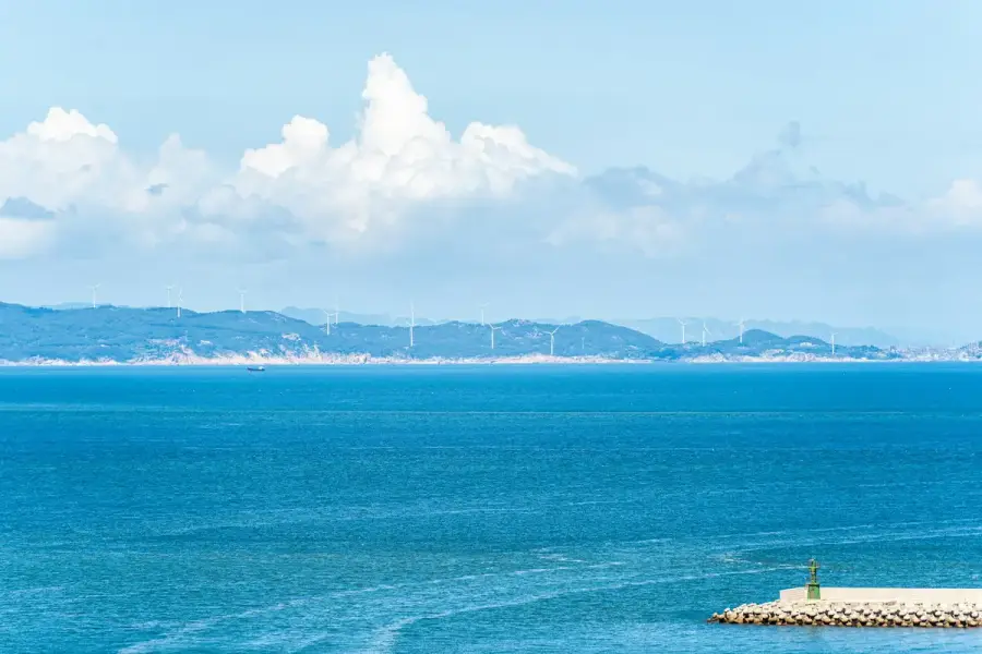 海上離岸風力發電機組，象徵台灣離岸風電裝置容量持續擴增（示意圖）