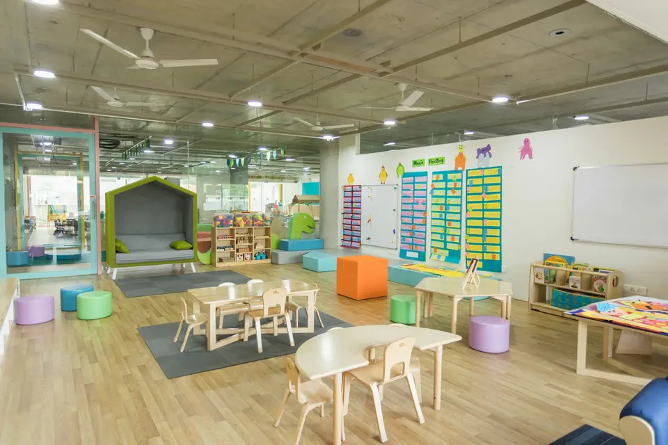 幼兒園教室空間，示意開學後托育機構防疫（示意圖）