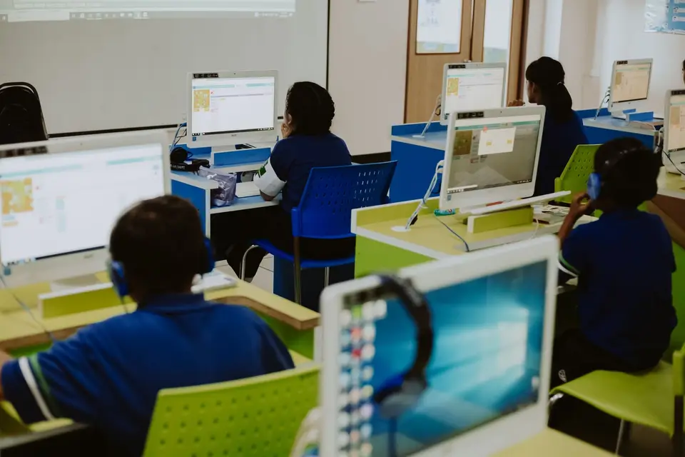 印度科技與AI技能培訓示意圖